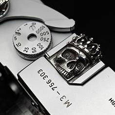 The Queen. Skull Hot Shoe Cover Silver925 for Leica camera